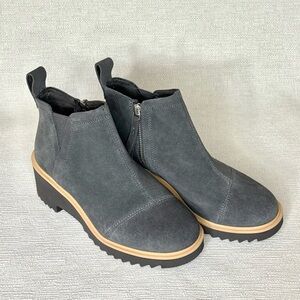 NWOT TOMS Maude Zippered Wedge Booties Grey Casual Boots Womens Size 5.5